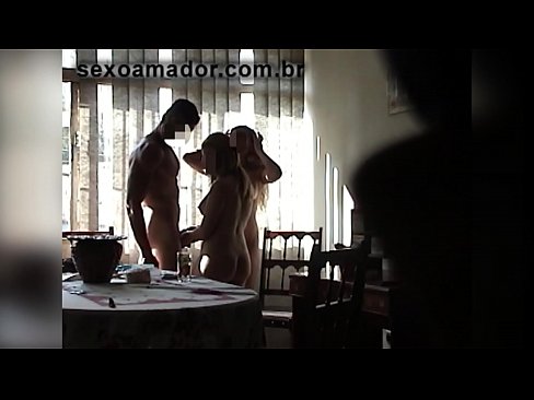 ❤️ Miqtë e seksit ftojnë një burrë gjigant dhe një treshe me të ❤️❌ Video porno tek ne sq.xxxgr.ru ❤
