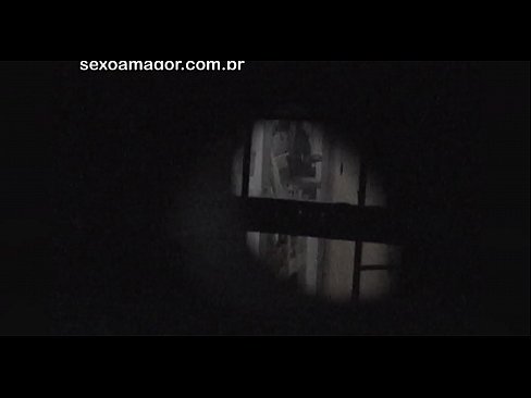 ❤️ Blondie filmohet fshehurazi nga një soditës i lagjes i fshehur pas tullave të zbrazëta ❤️❌ Video porno tek ne sq.xxxgr.ru ❤